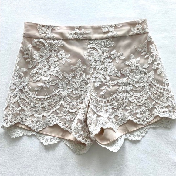 NWT!!! Alice and Olivia shorts size 0 - Picture 2 of 8